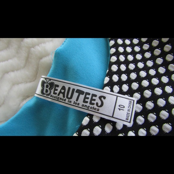 Polka dot Rockabilly Dress With Lace Back - Picture 6 of 8